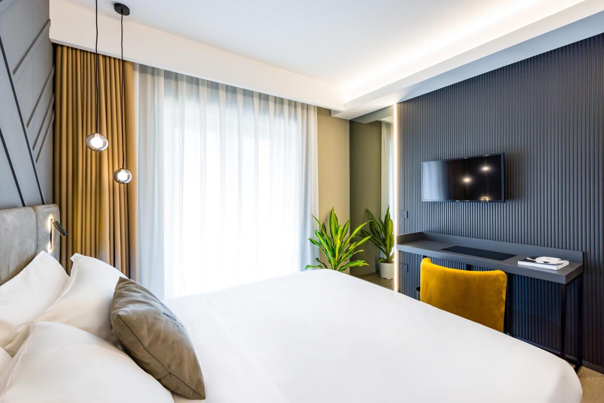 Mh Suites Plebiscito ナポリ エクステリア 写真